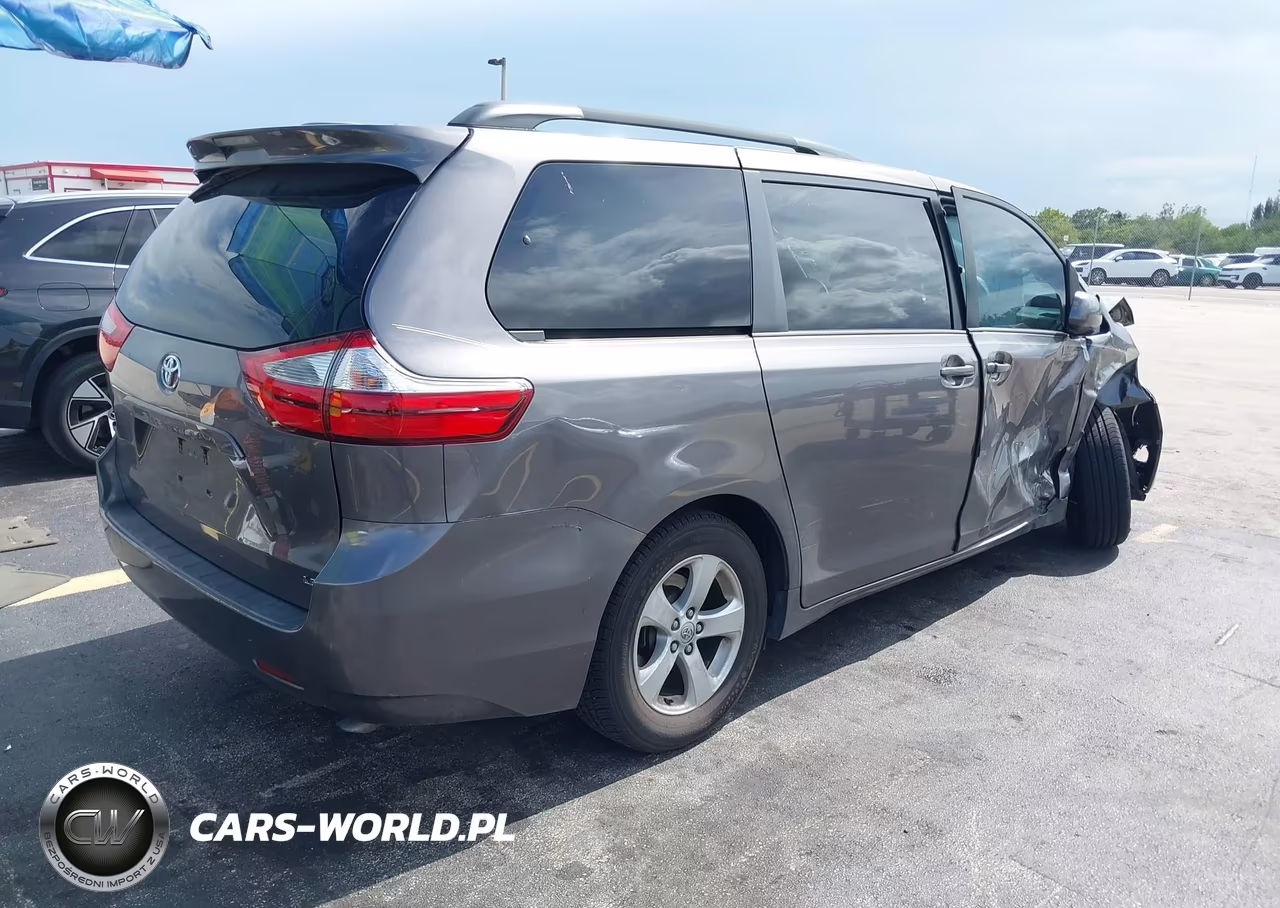 2017 Toyota Sienna Le 8 Passenger VIN:5TDKZ3DC6HS870817 - 4