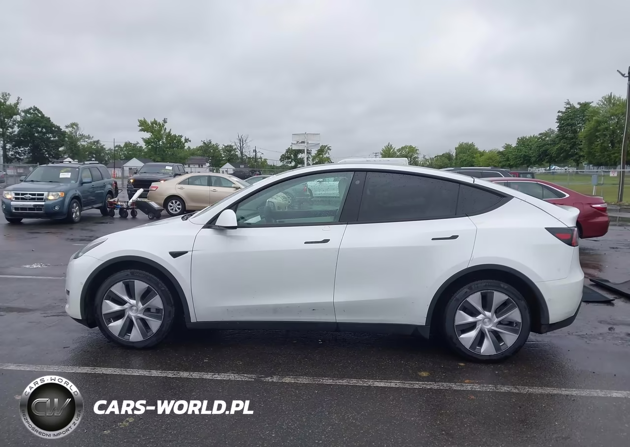 2022 Tesla Model Y Long Range Dual Motor All-Wheel Drive VIN:7SAYGAEE0NF429515 - 13