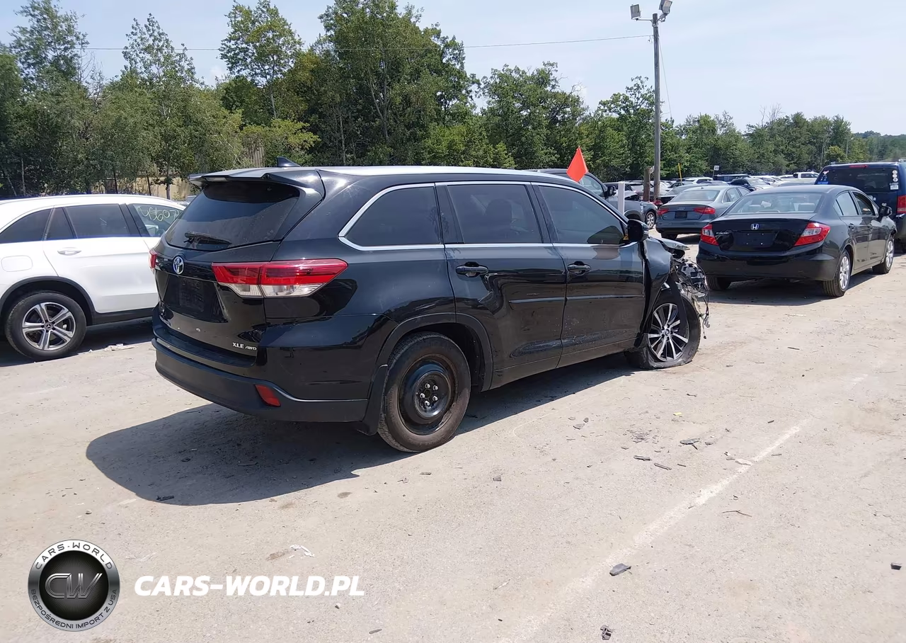 2017 Toyota Highlander Xle VIN:5TDJZRFHXHS367878 - 4