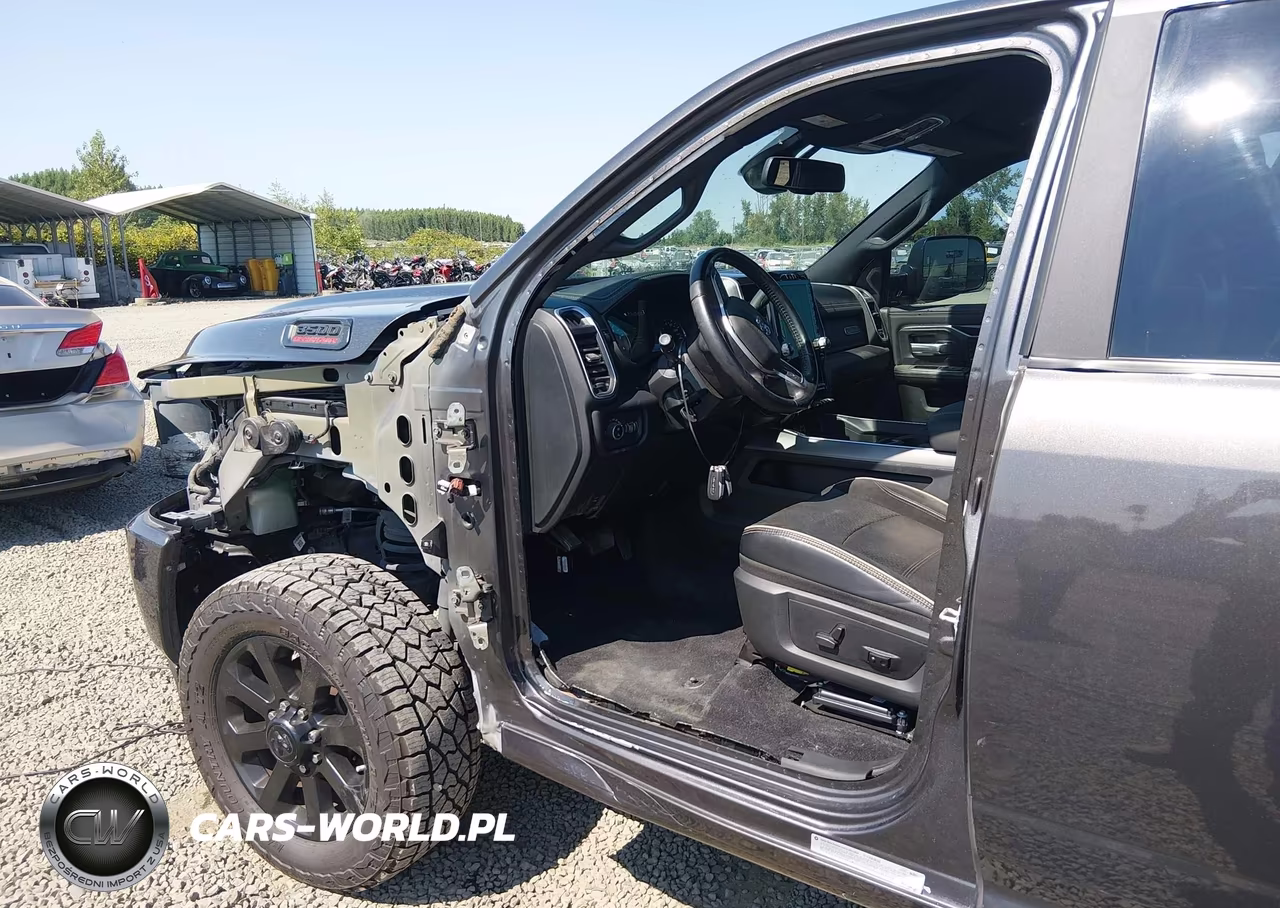 2021 Ram 3500 VIN:3C63R3EL2MG567794 - 17