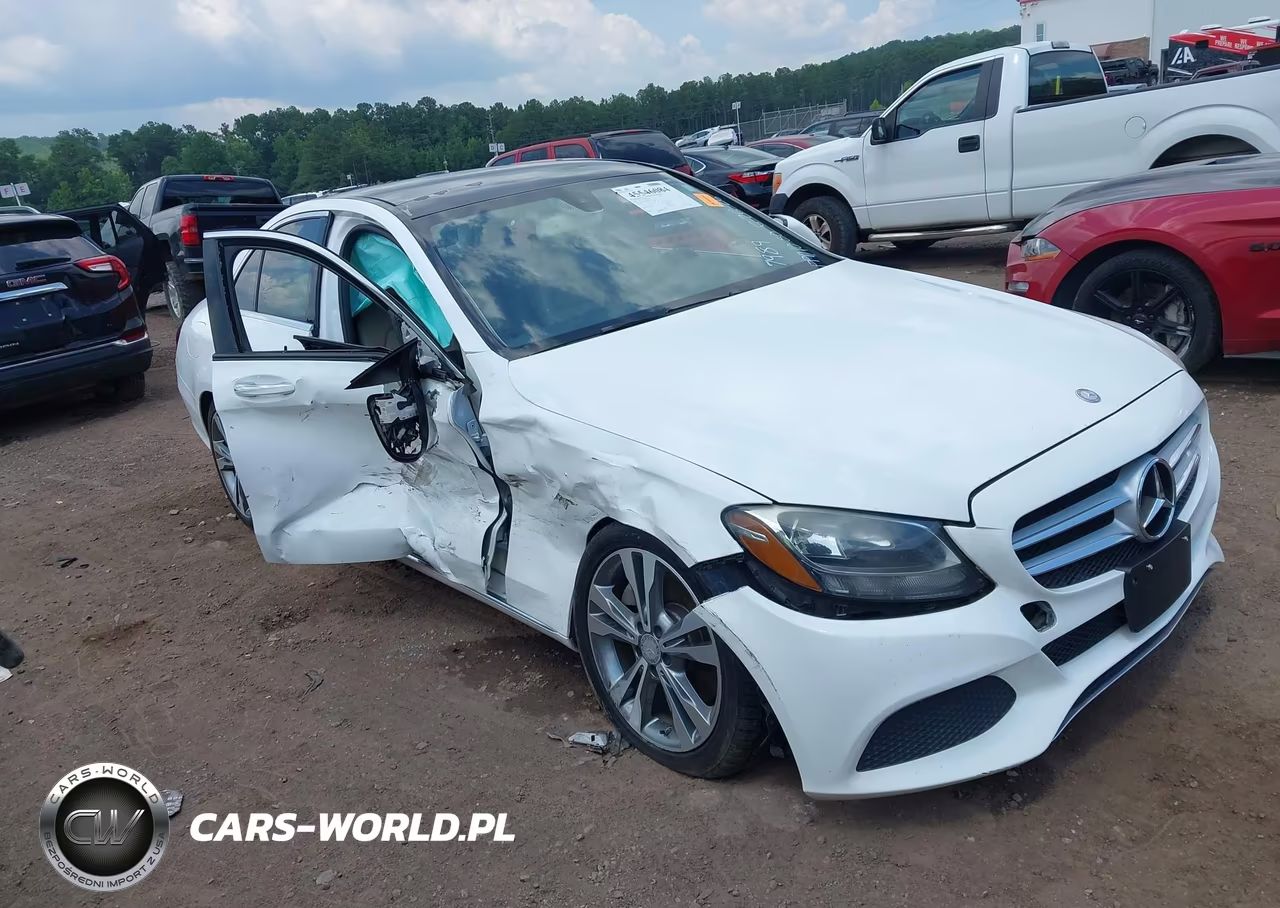 2015 Mercedes-Benz C 300 – zdjęcie 1 z 17