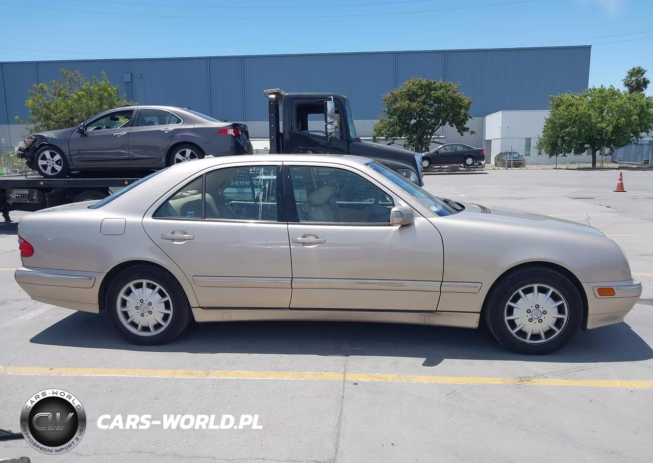 2000 Mercedes-Benz E 320 VIN:WDBJF65J9YB060316 - 14
