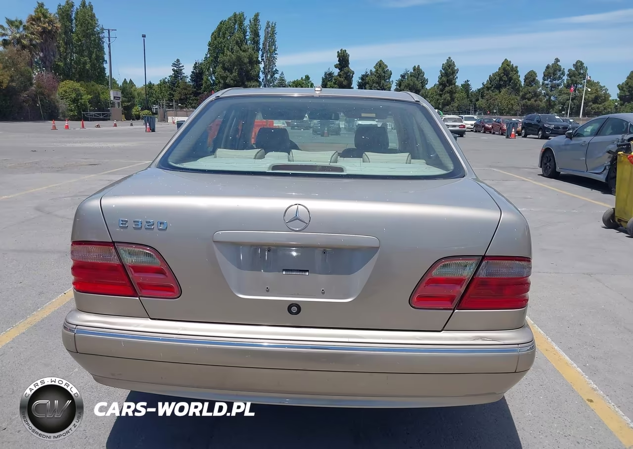 2000 Mercedes-Benz E 320 VIN:WDBJF65J9YB060316 - 17