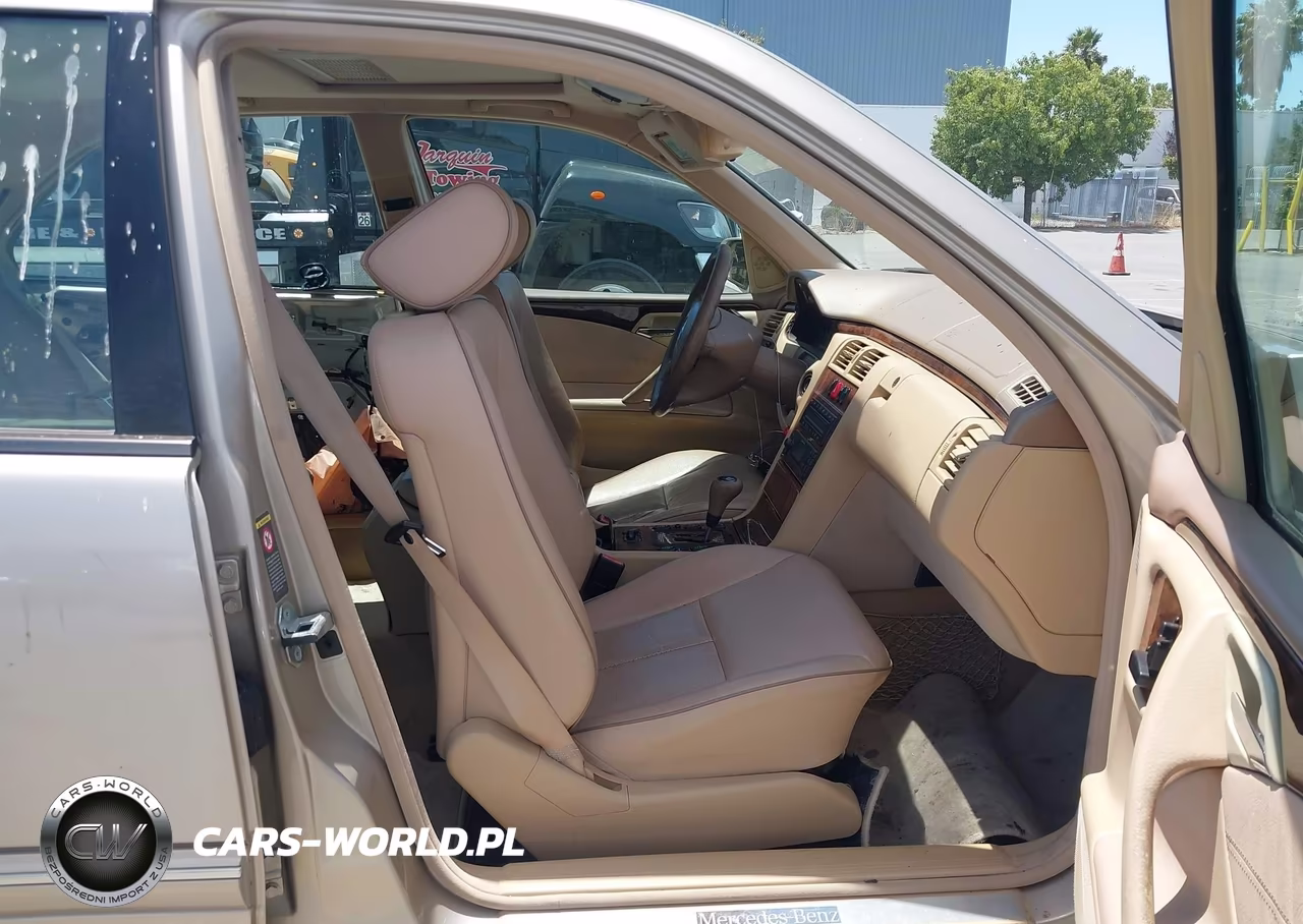 2000 Mercedes-Benz E 320 VIN:WDBJF65J9YB060316 - 5