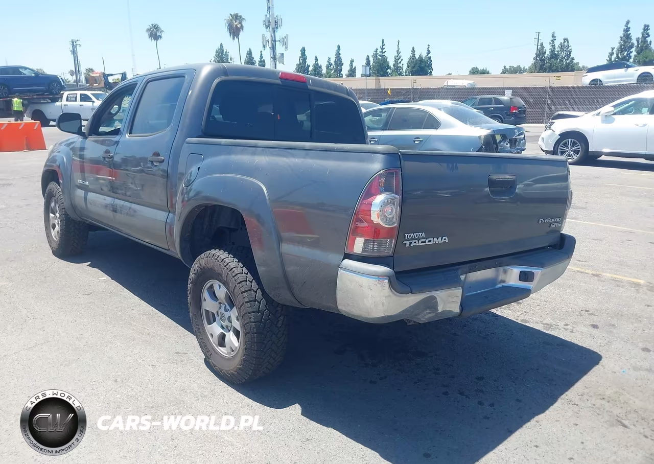 2013 Toyota Tacoma Prerunner VIN:5TFJX4GN5DX024655 - 3