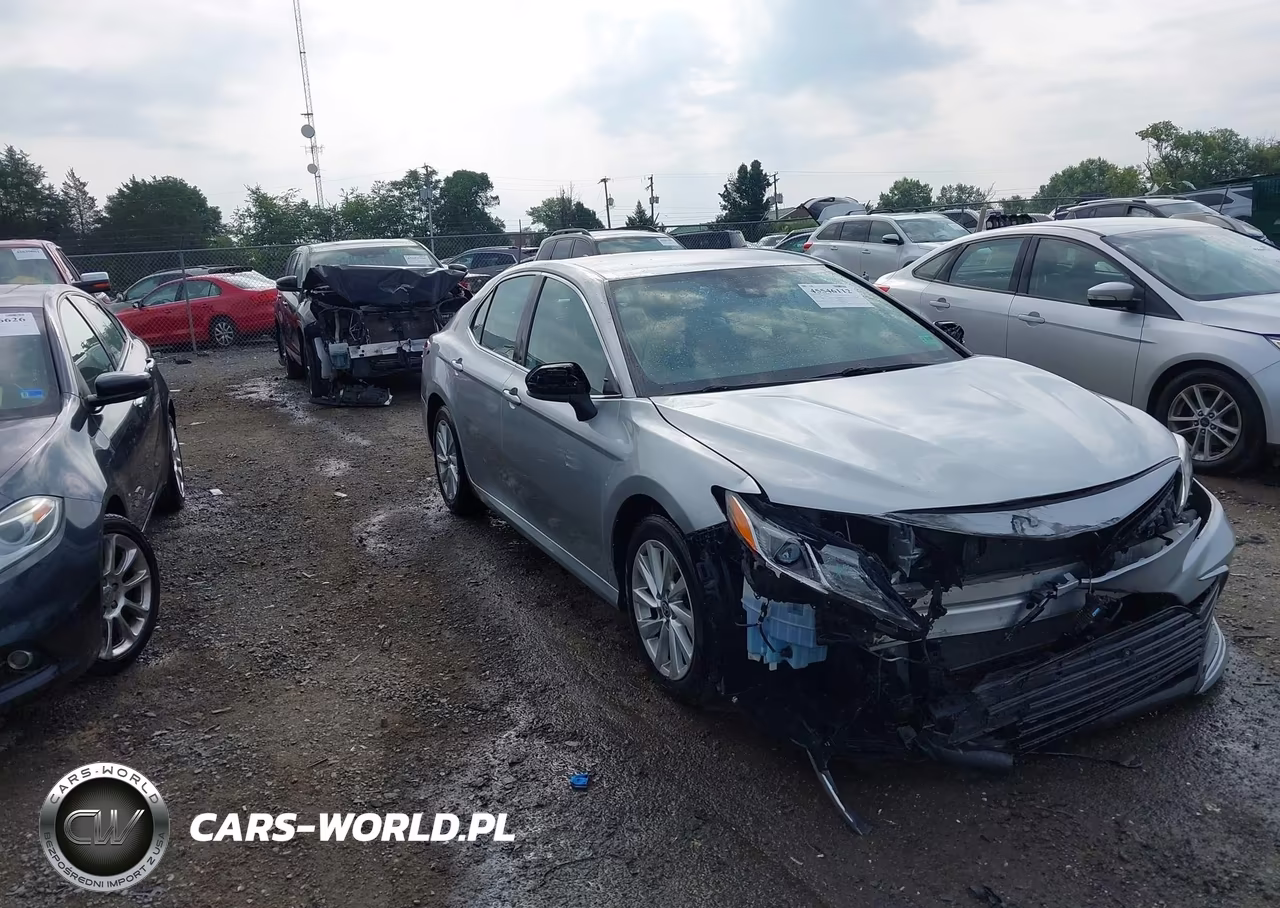 2021 Toyota Camry Le Awd – zdjęcie 1 z 16