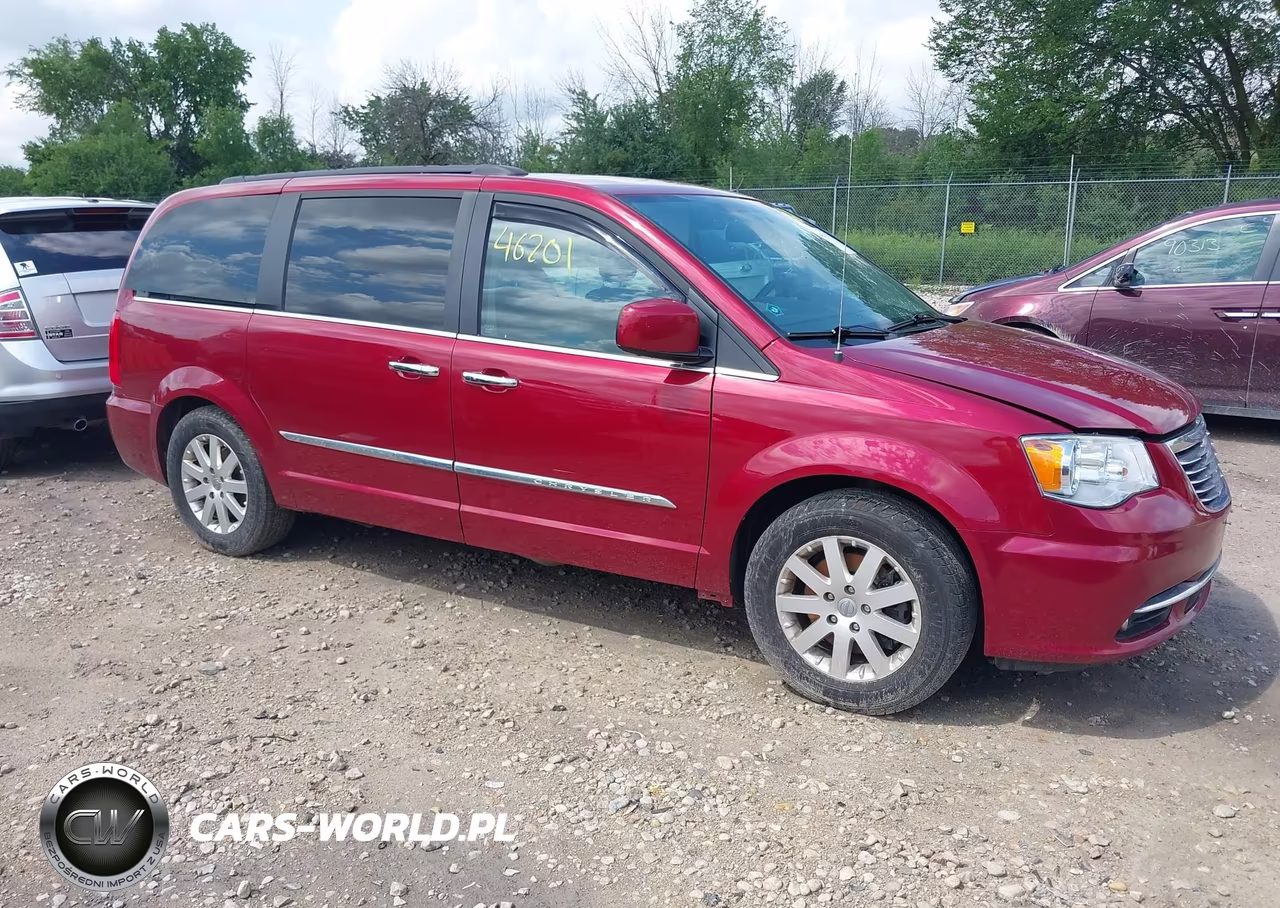 2015 Chrysler Town & Country Touring – zdjęcie 1 z 17
