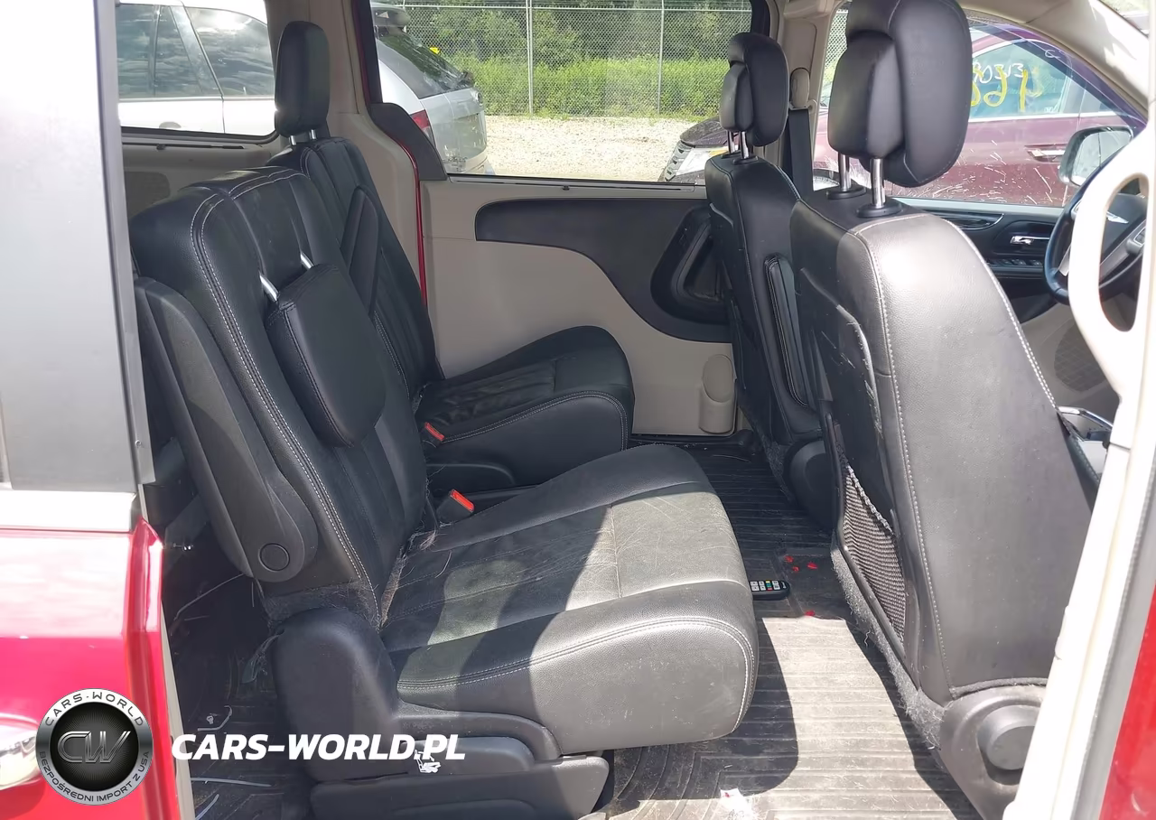 2015 Chrysler Town & Country Touring VIN:2C4RC1BG7FR708341 - 8