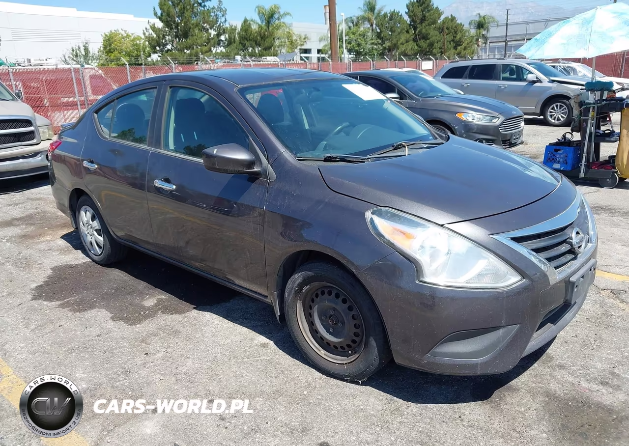 2015 Nissan Versa 1.6 Sv – zdjęcie 1 z 12