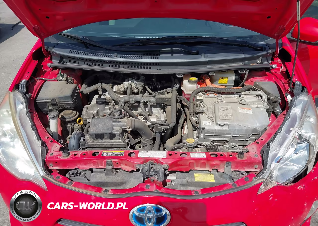 2013 Toyota Prius C One VIN:JTDKDTB32D1038772 - 10