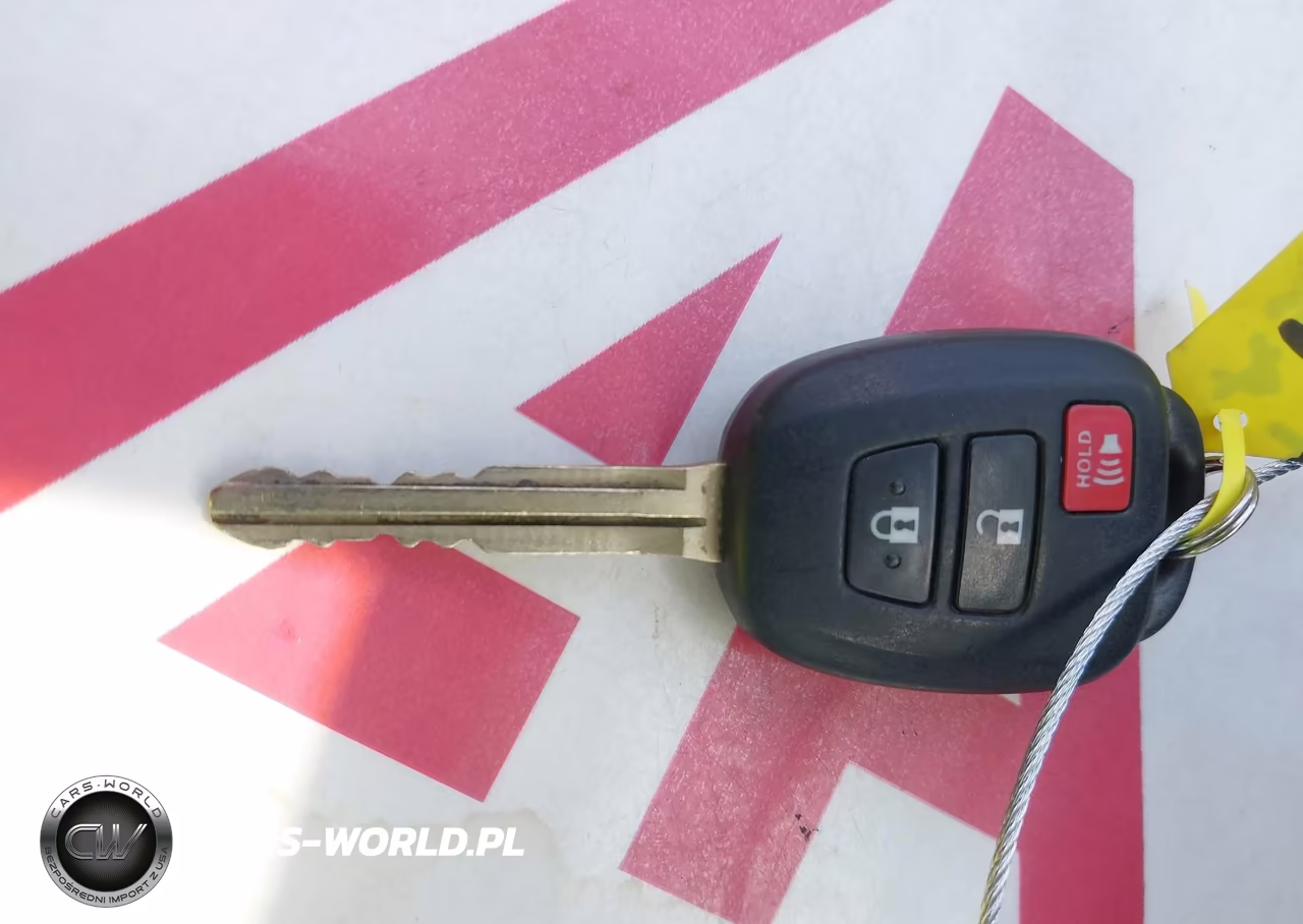 2013 Toyota Prius C One VIN:JTDKDTB32D1038772 - 11