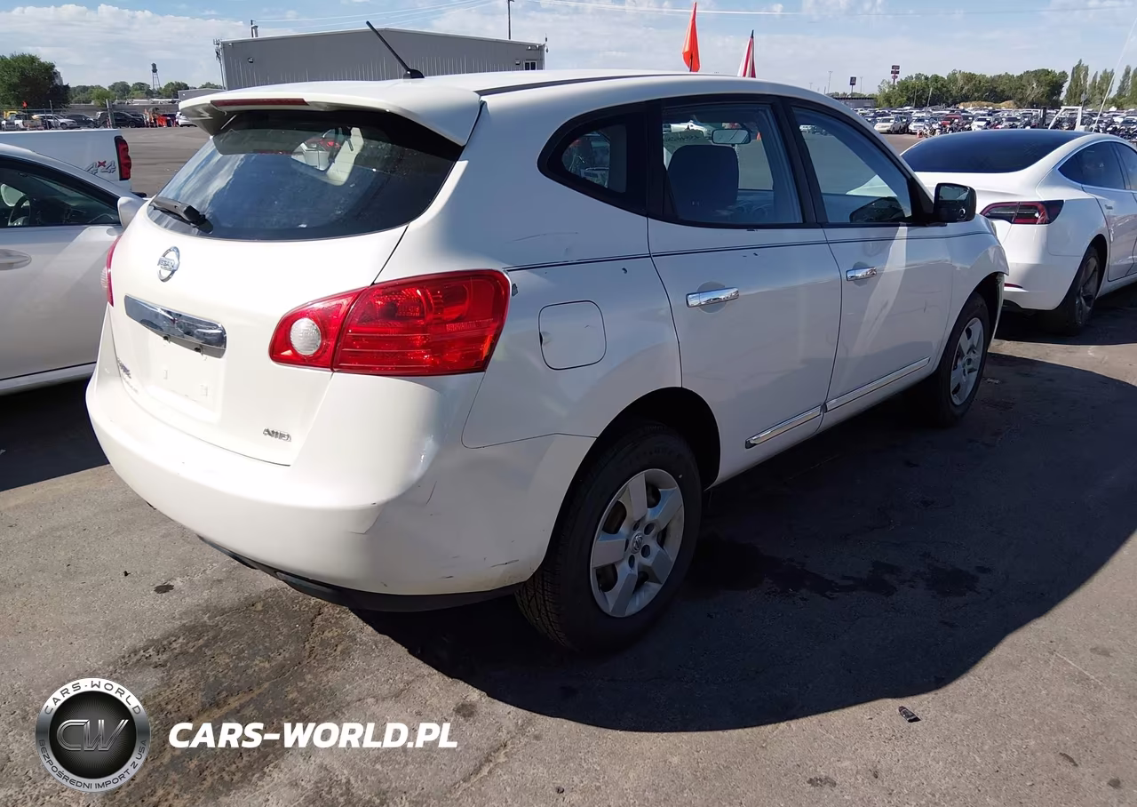 2013 Nissan Rogue S VIN:JN8AS5MV2DW642485 - 4