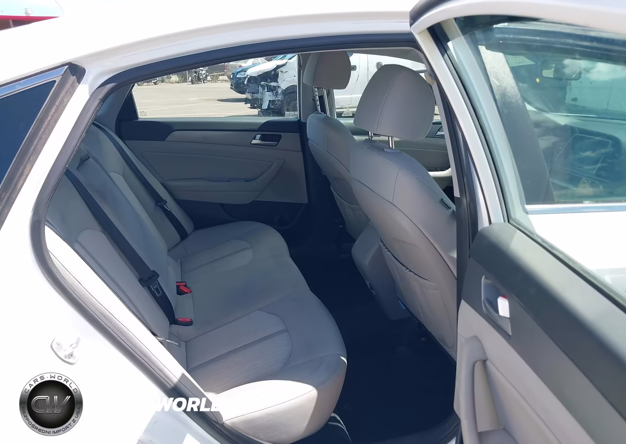 2018 Hyundai Sonata Hybrid Se VIN:KMHE24L37JA083494 - 8