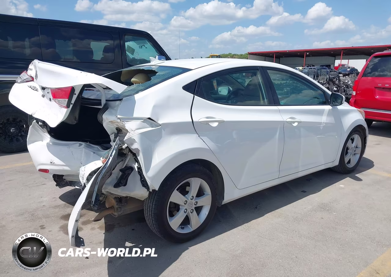 2013 Hyundai Elantra Gls VIN:5NPDH4AE8DH242667 - 4