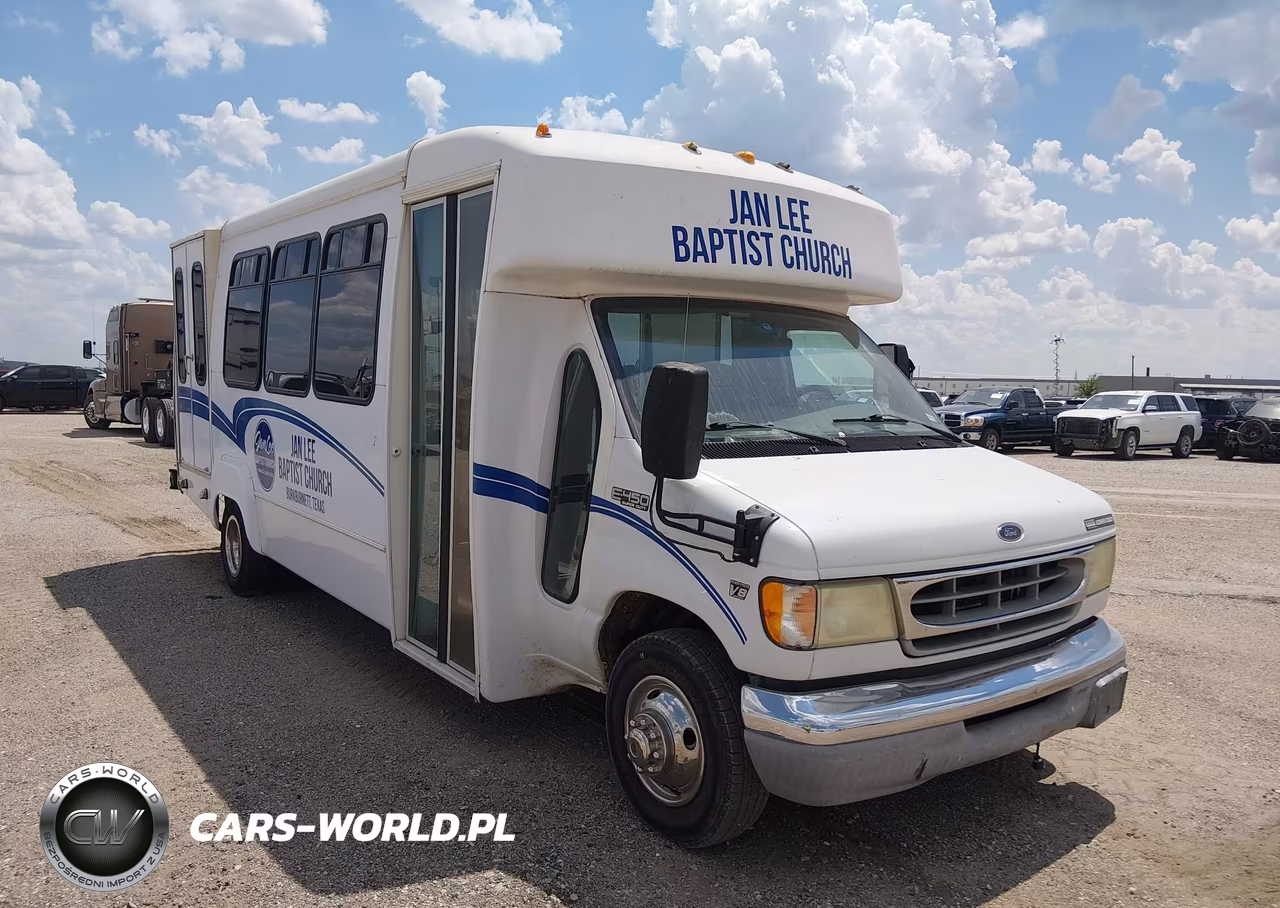 2002 Ford E-450 Cutaway Standard