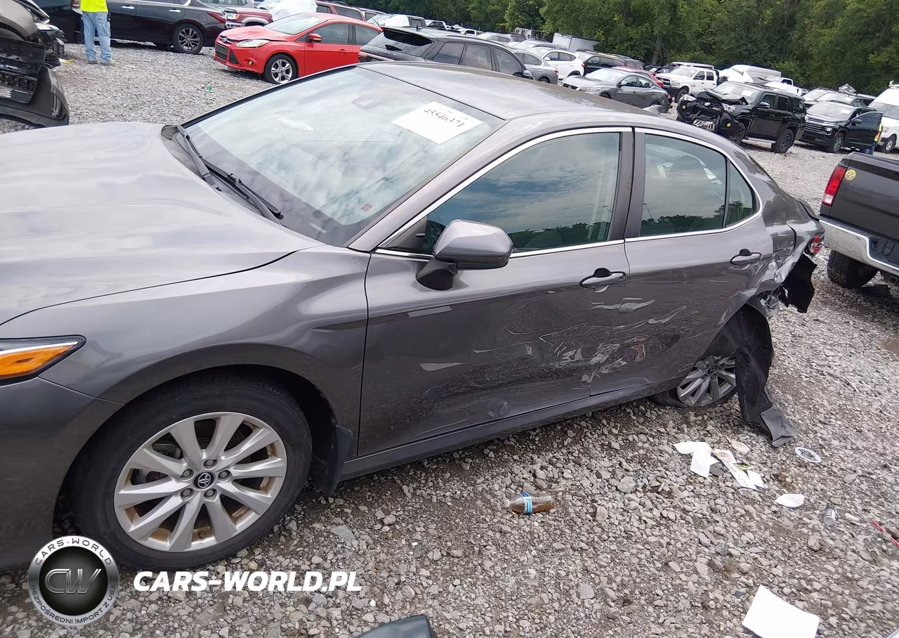 2019 Toyota Camry Le VIN:4T1B11HK4KU781307 - 14