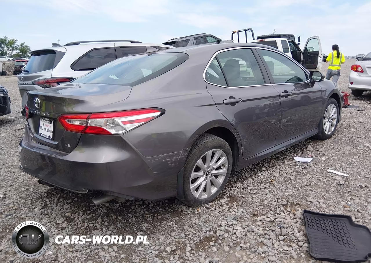 2019 Toyota Camry Le VIN:4T1B11HK4KU781307 - 4