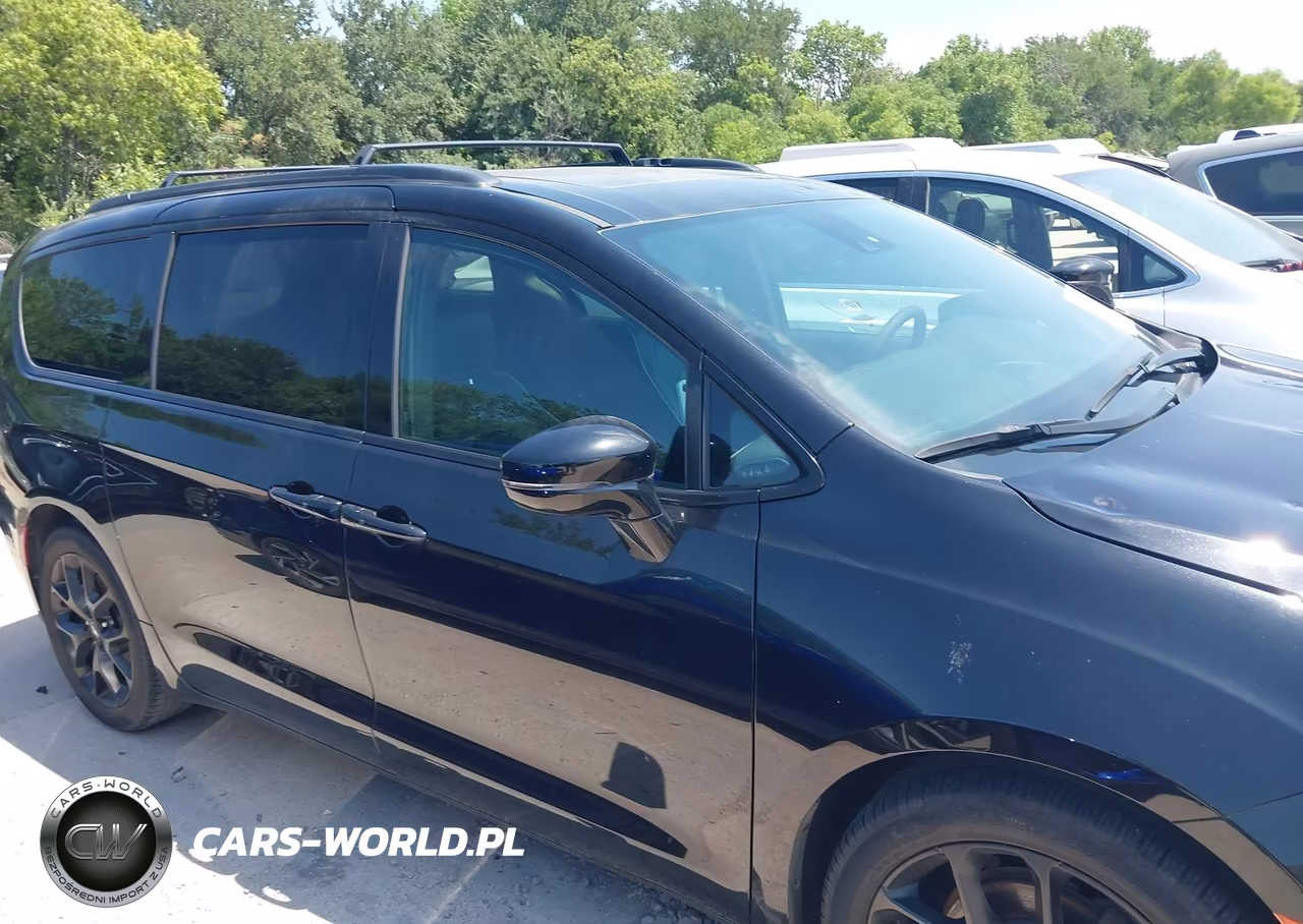 2025 Chrysler Pacifica Limited VIN:2C4RC1GG9SR515675 - 13