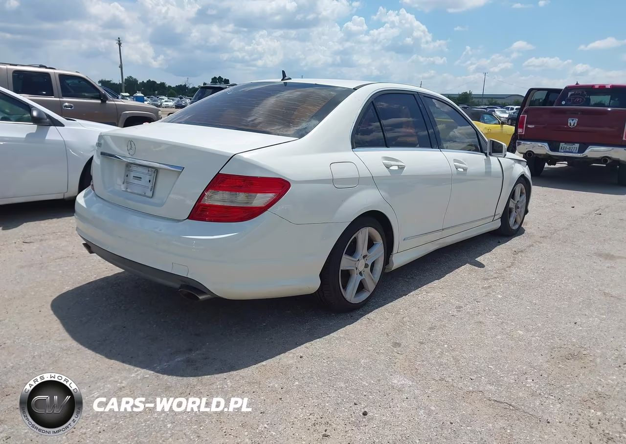 2010 Mercedes-Benz C 300 Luxury-Sport VIN:WDDGF5EB8AR090926 - 4