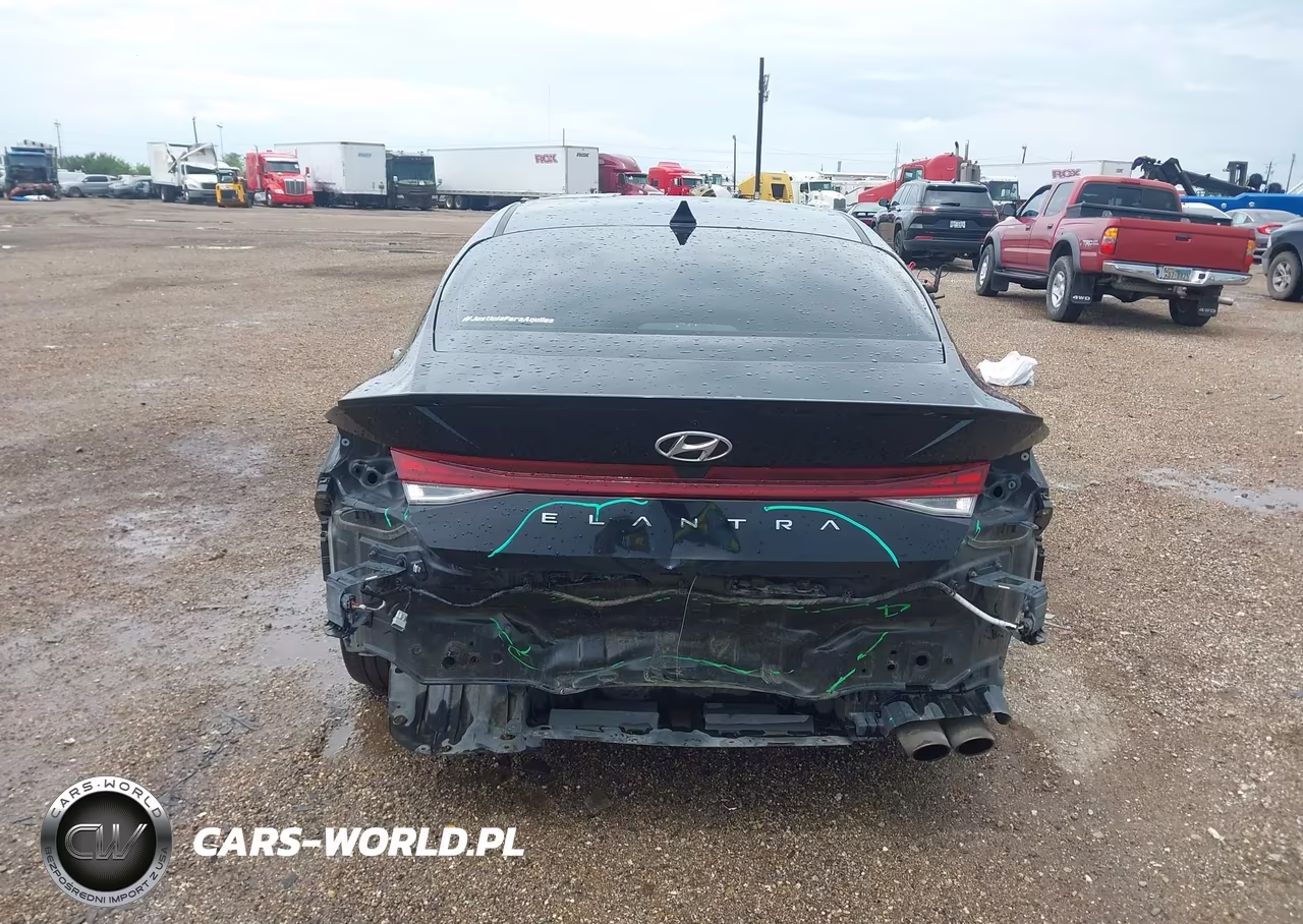 2023 Hyundai Elantra N Line VIN:KMHLR4AF9PU556710 - 17