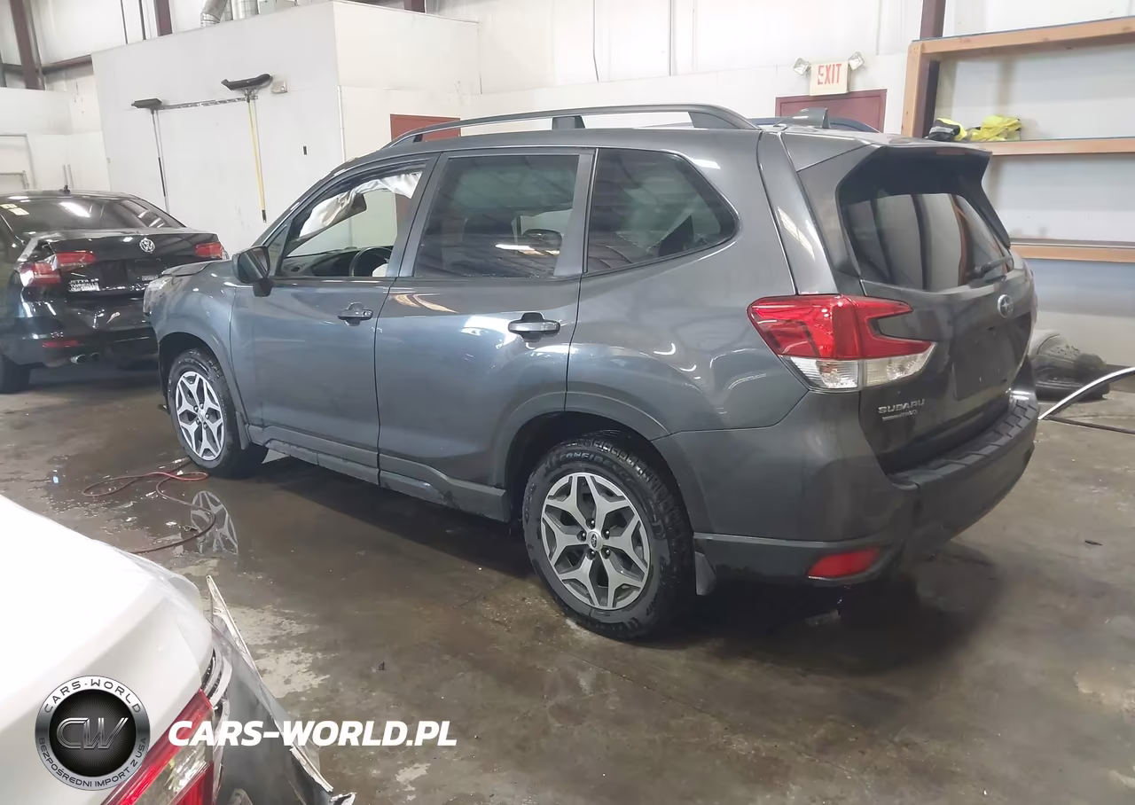 2020 Subaru Forester Premium VIN:JF2SKAJC3LH485677 - 3