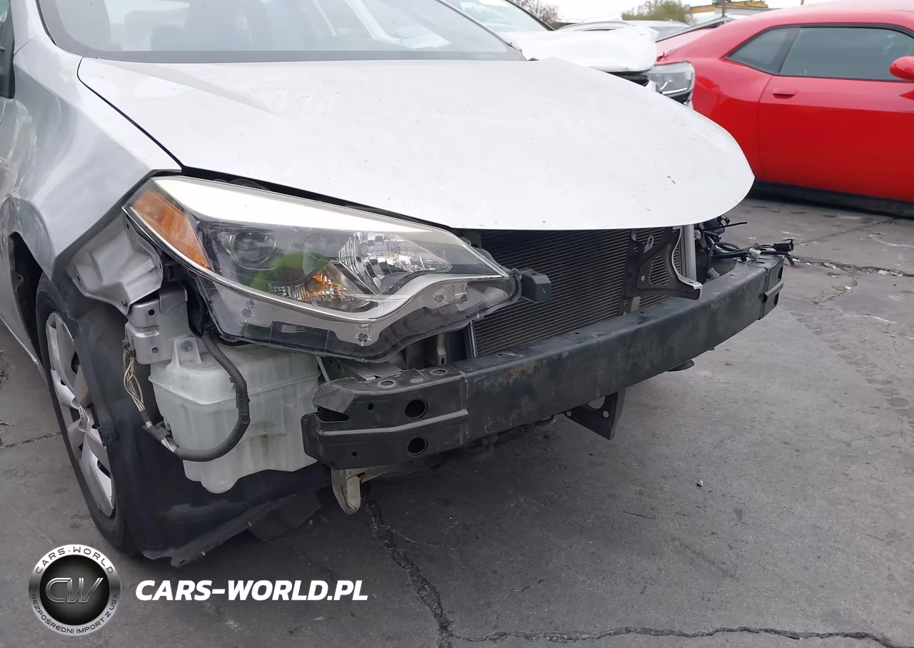 2016 Toyota Corolla Le VIN:5YFBURHE5GP416840 - 18
