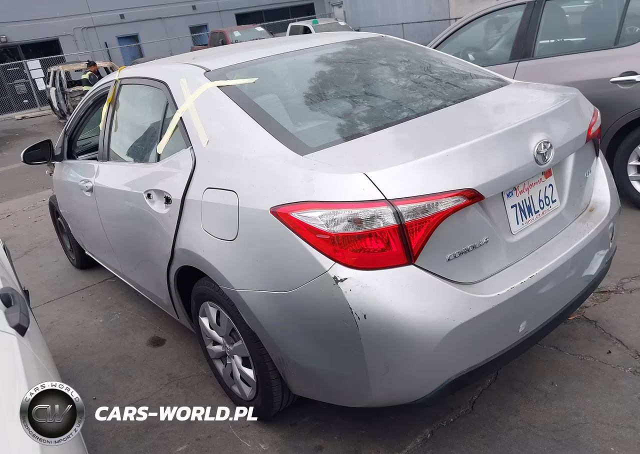 2016 Toyota Corolla Le VIN:5YFBURHE5GP416840 - 3