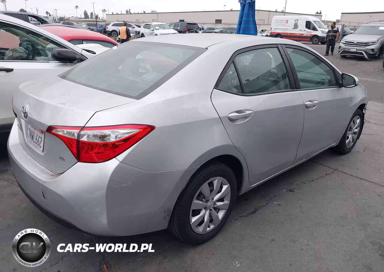 2016 Toyota Corolla Le VIN:5YFBURHE5GP416840 - 4