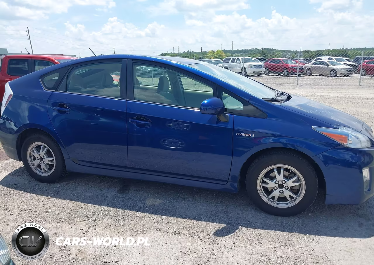 2011 Toyota Prius Two VIN:JTDKN3DU6B1435742 - 13