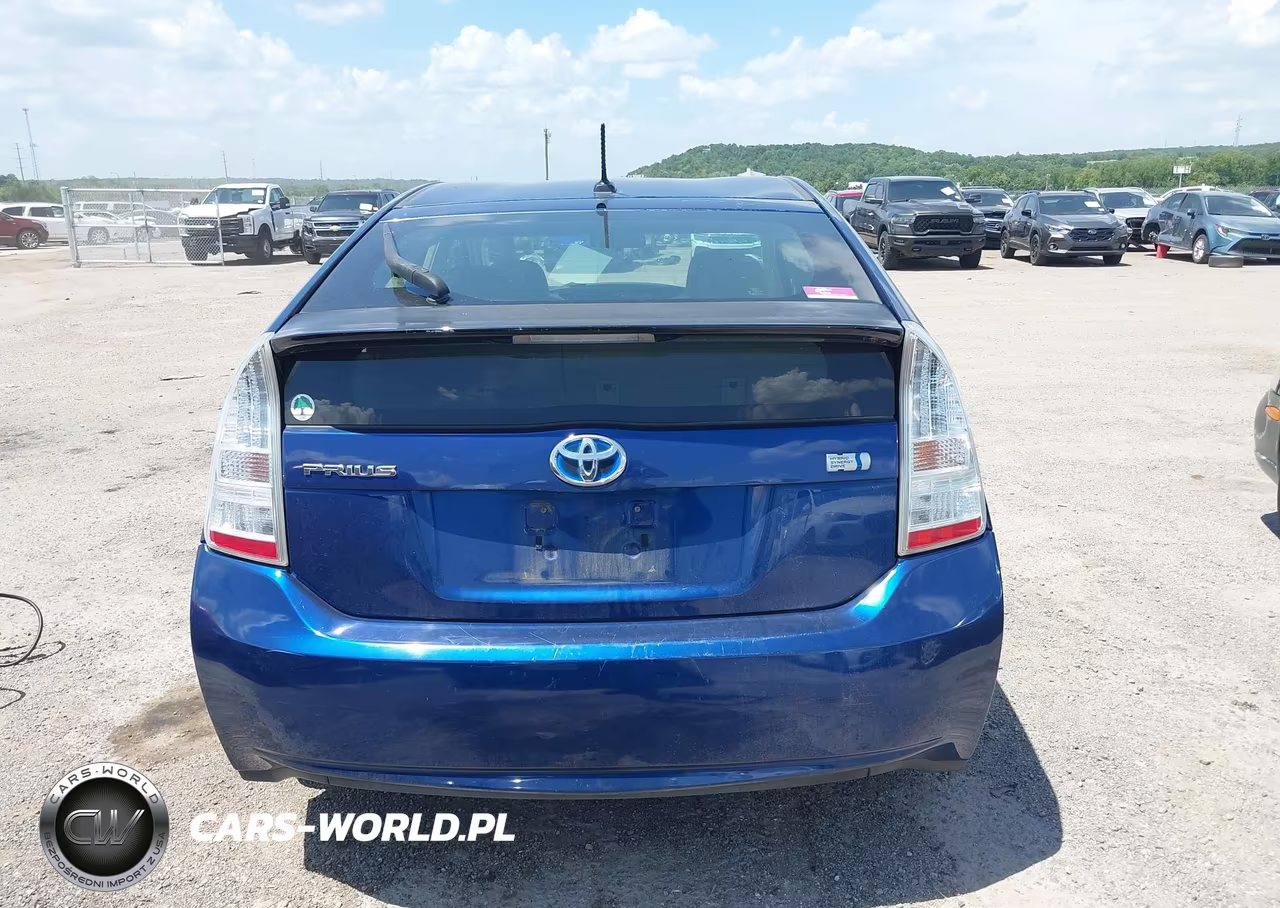 2011 Toyota Prius Two VIN:JTDKN3DU6B1435742 - 16