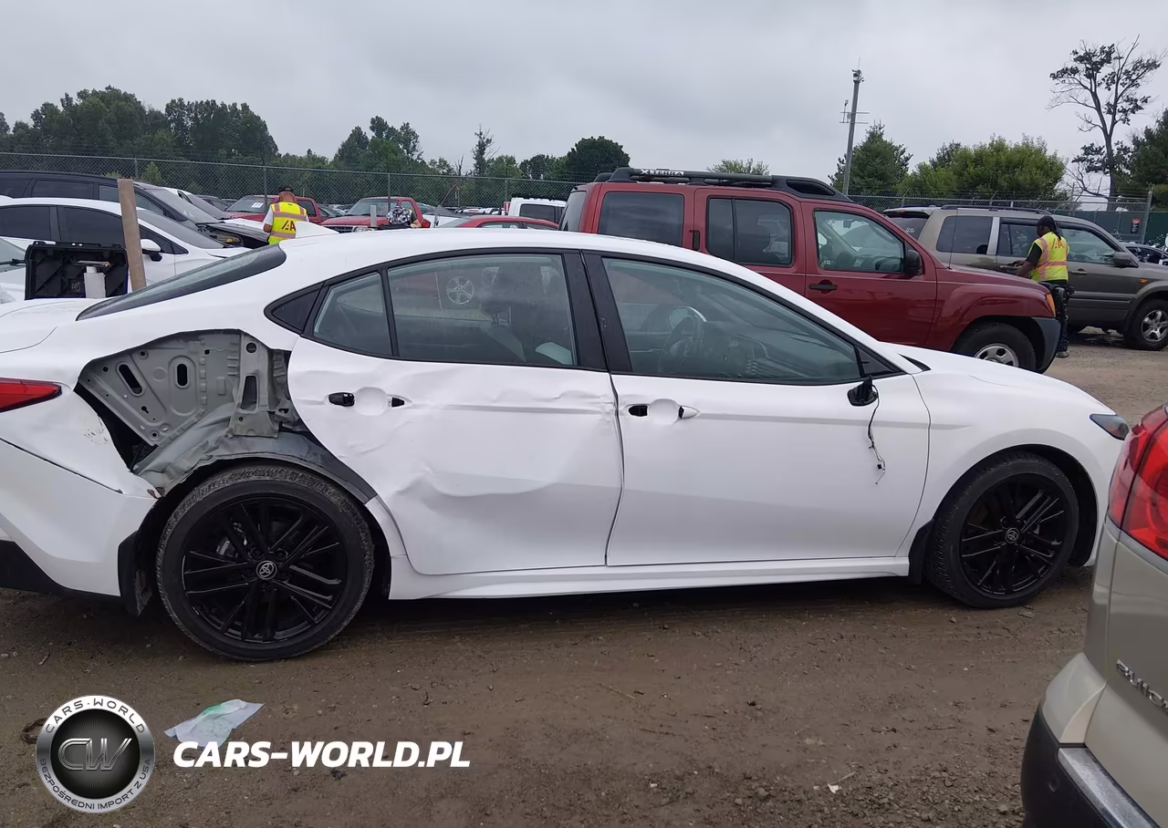 2026 Toyota Camry Se VIN:4T1DAACK3TU657305 - 13