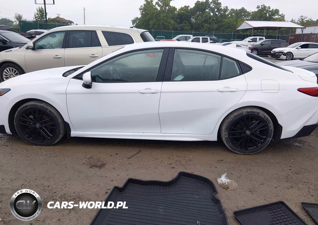 2026 Toyota Camry Se VIN:4T1DAACK3TU657305 - 14