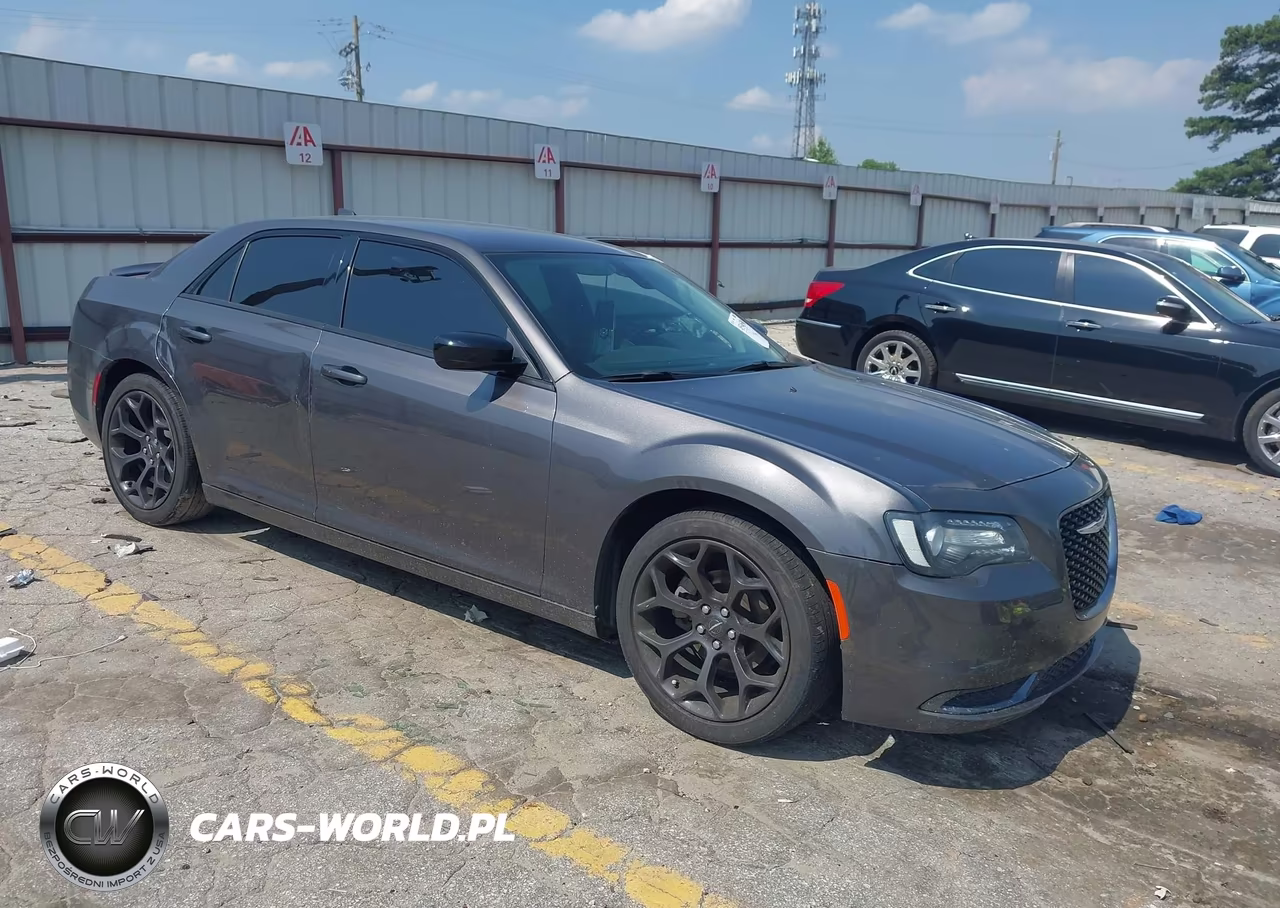 2019 Chrysler 300 Touring – zdjęcie 1 z 16