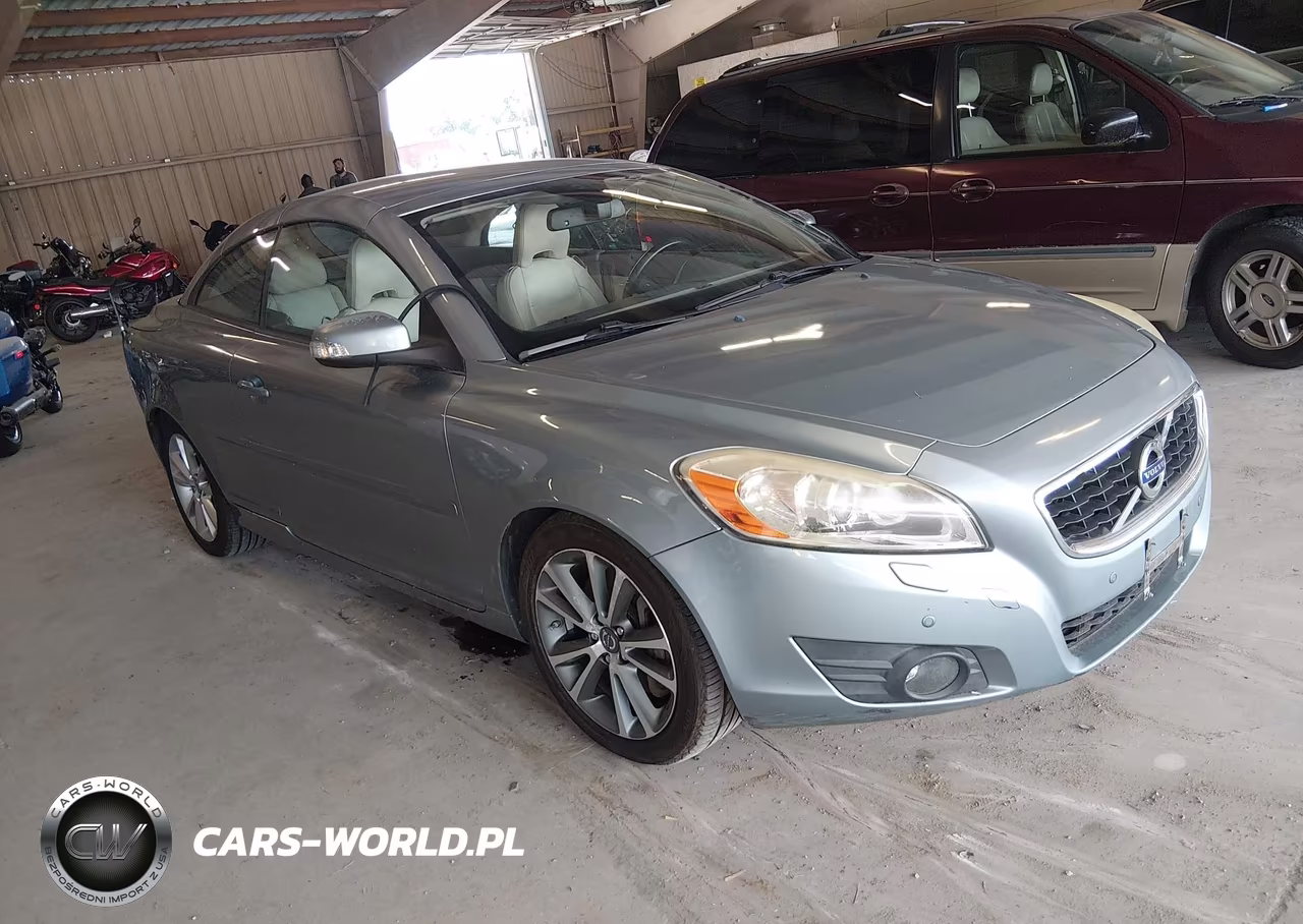 2011 Volvo C70 T5 (Fleet Only)-T5 (Retail Only) – zdjęcie 1 z 13