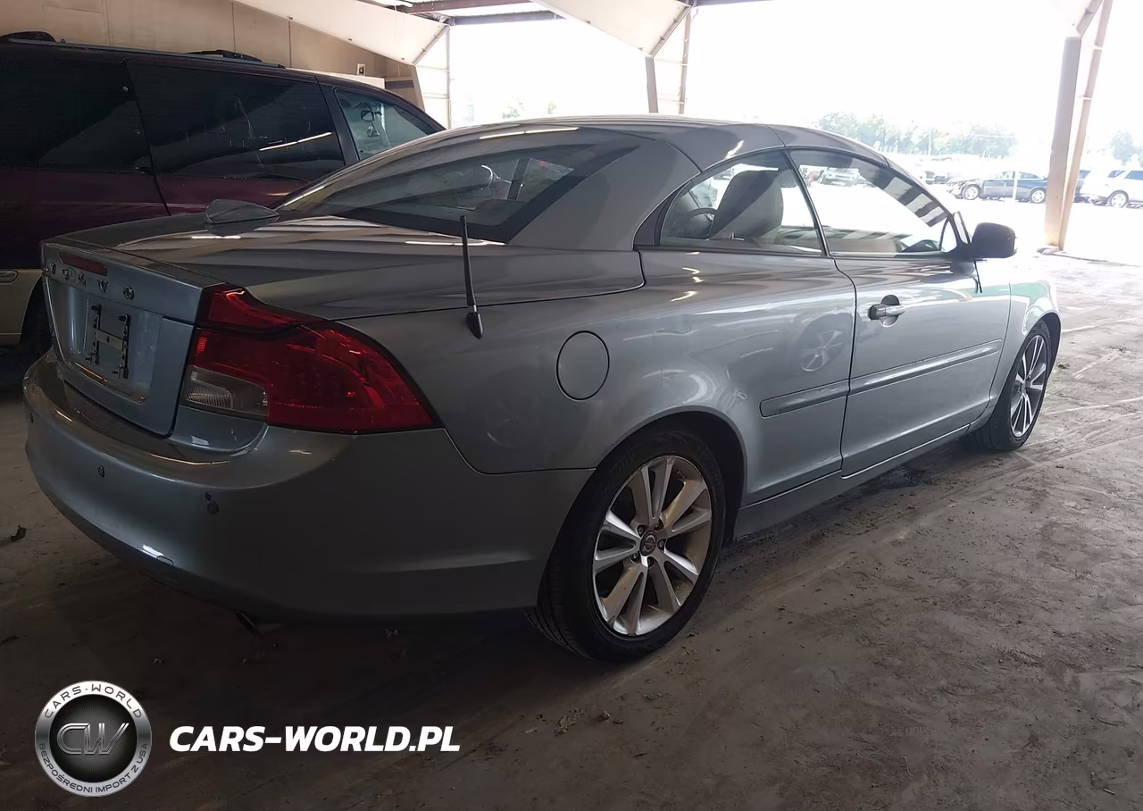 2011 Volvo C70 T5 (Fleet Only)-T5 (Retail Only) VIN:YV1672MC1BJ115266 - 4