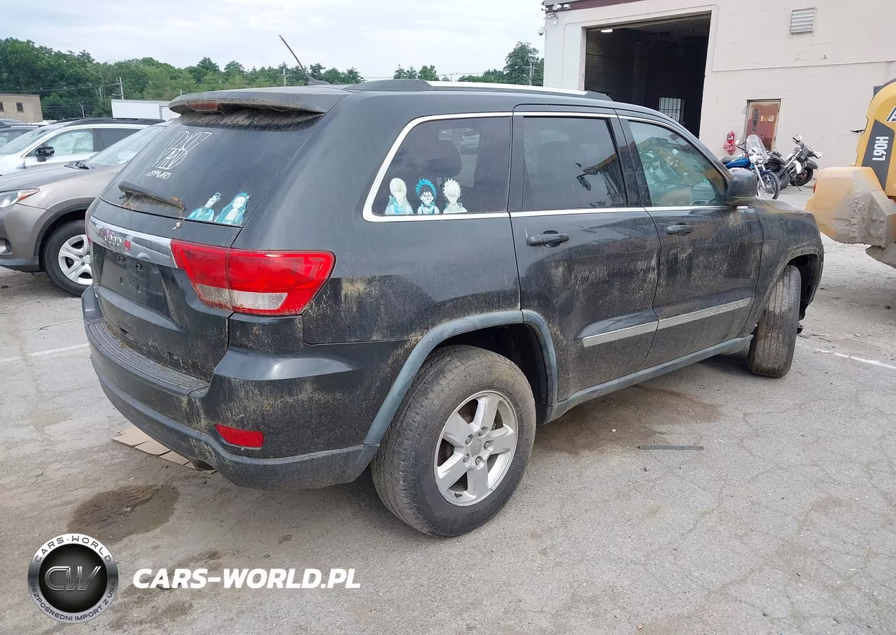 2011 Jeep Grand Cherokee Laredo VIN:1J4RR4GG6BC523347 - 4