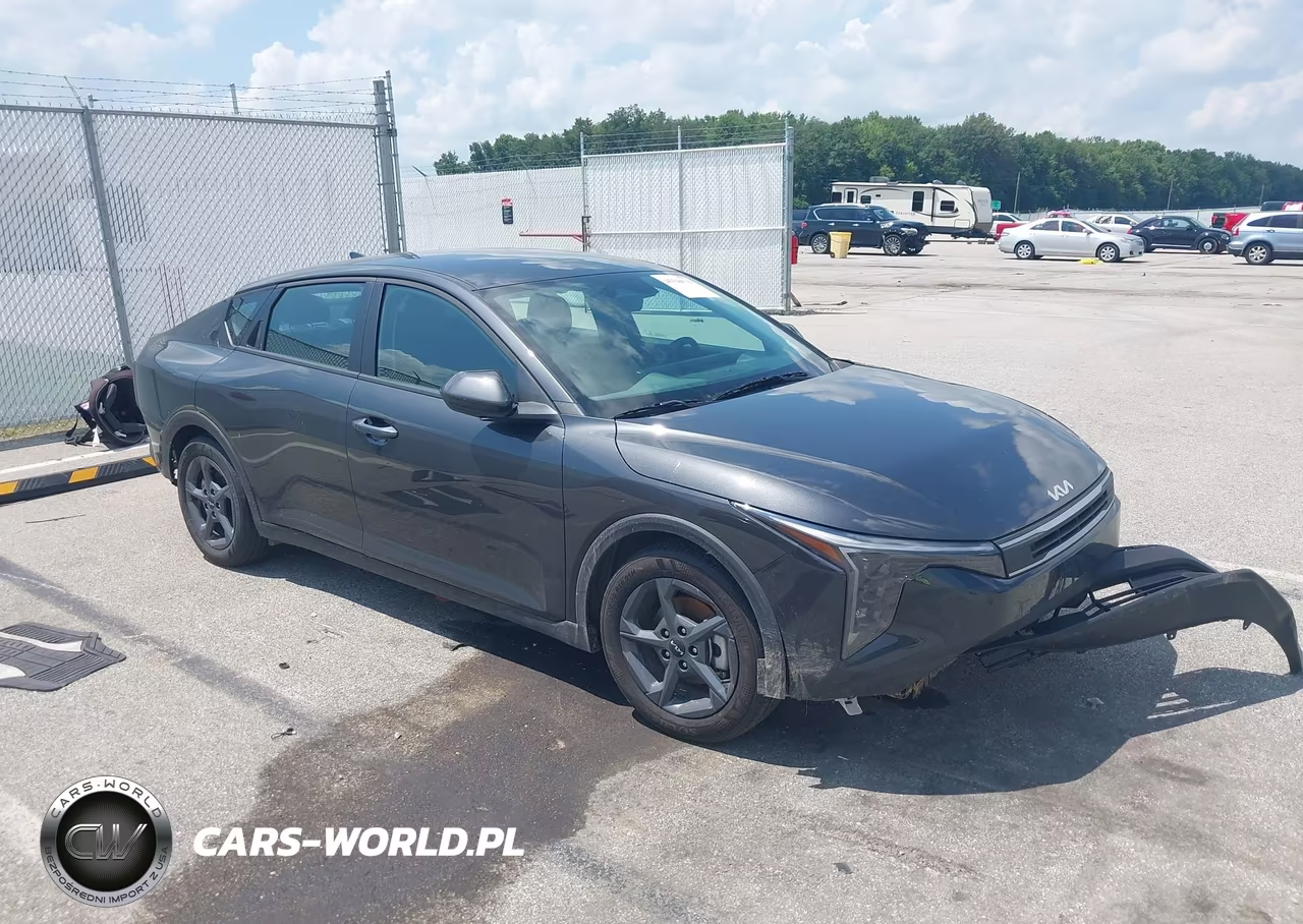 2025 Kia K4 Lxs – zdjęcie 1 z 17