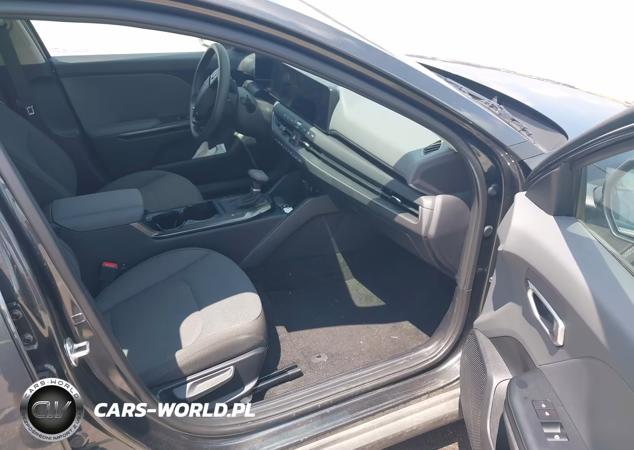 2025 Kia K4 Lxs VIN:3KPFT4DE2SE228977 - 5