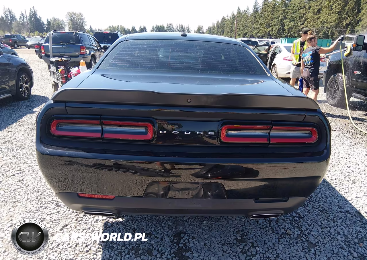 2019 Dodge Challenger Sxt VIN:2C3CDZAGXKH632623 - 17