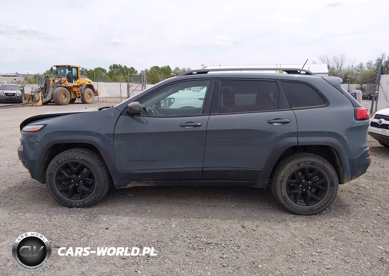 2015 Jeep Cherokee Trailhawk VIN:1C4PJMBS6FW752017 - 14