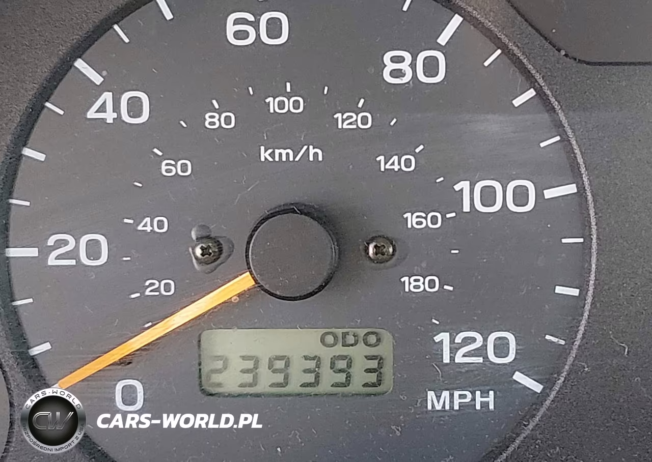 1999 Subaru Forester L VIN:JF1SF6353XH737695 - 16