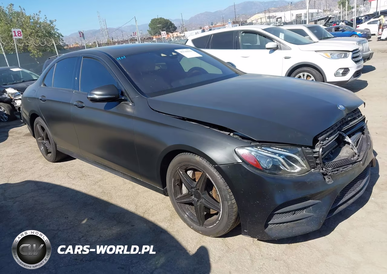 2017 Mercedes-Benz E 300 – zdjęcie 1 z 16