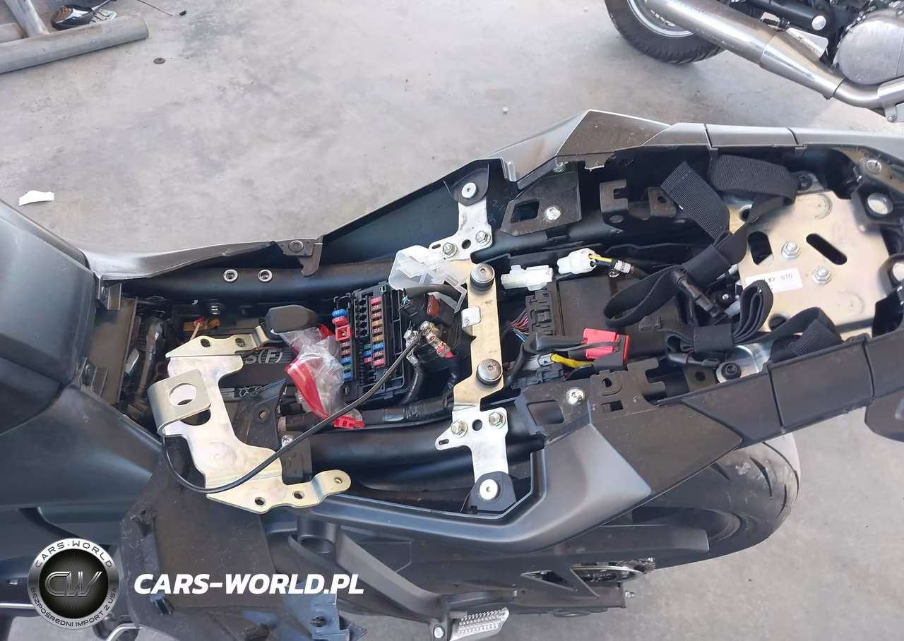 2025 Yamaha Mtn690 VIN:JYARM48EXSA002883 - 14