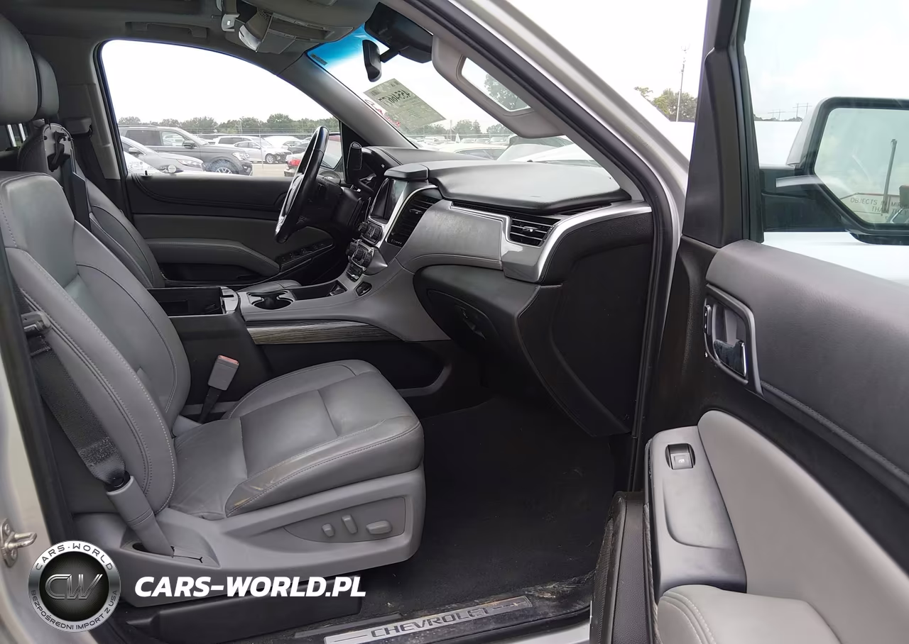 2019 Chevrolet Suburban Lt VIN:1GNSCHKC1KR234997 - 5