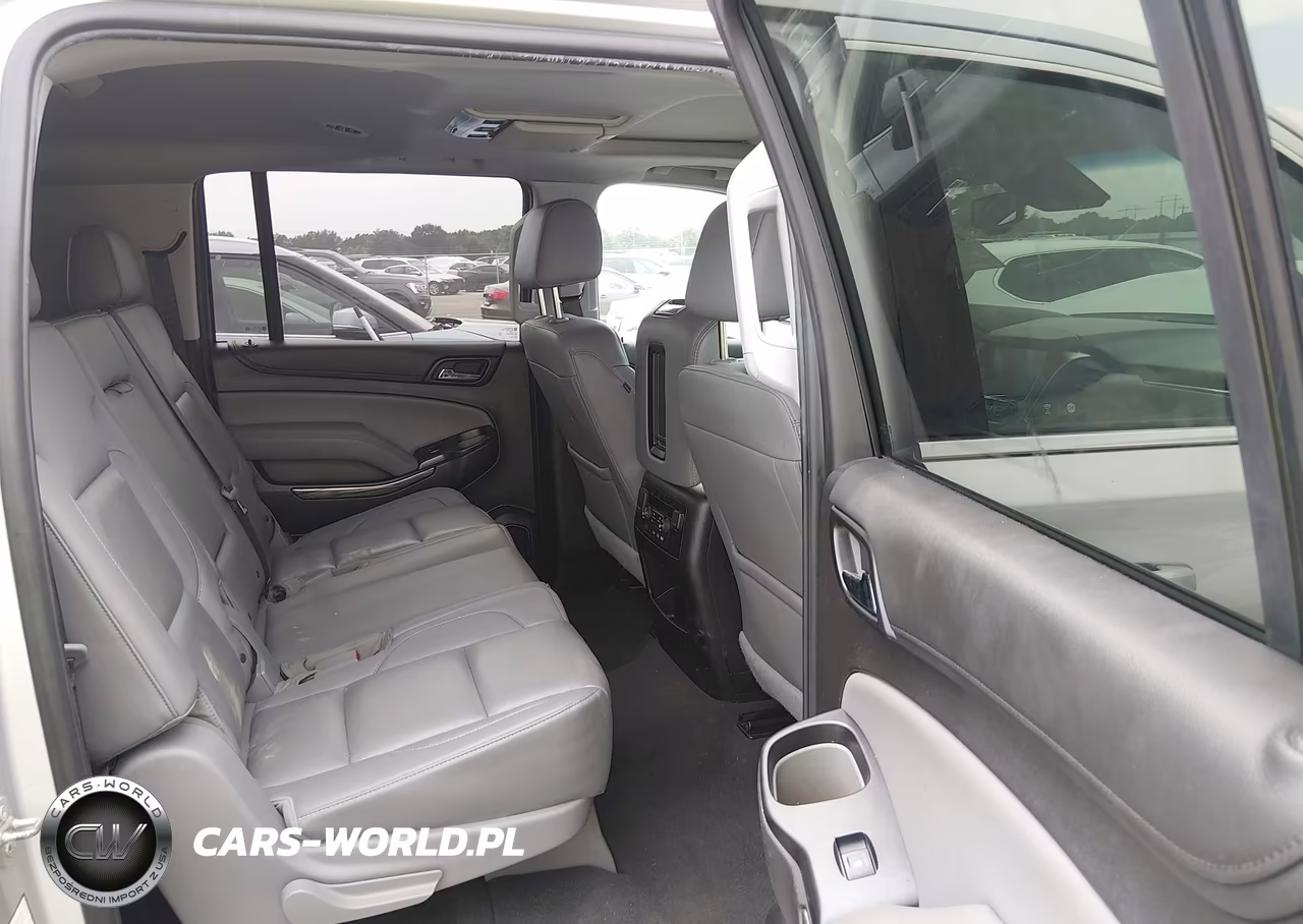 2019 Chevrolet Suburban Lt VIN:1GNSCHKC1KR234997 - 8