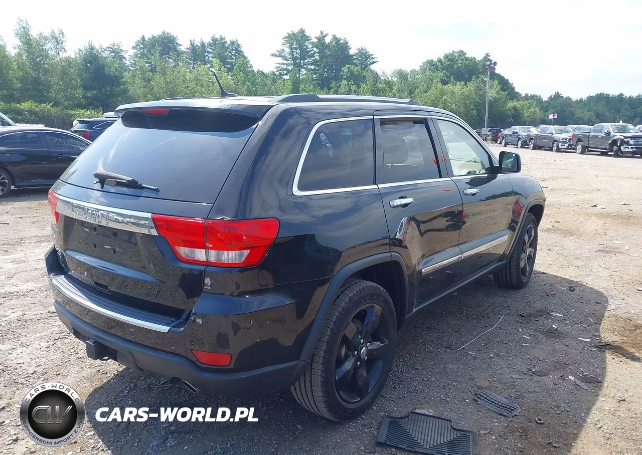 2013 Jeep Grand Cherokee Overland Summit VIN:1C4RJFCT4DC563375 - 4
