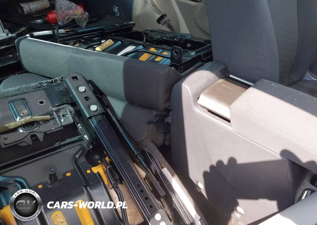 2013 Volkswagen Tiguan S VIN:WVGBV3AXXDW598183 - 13