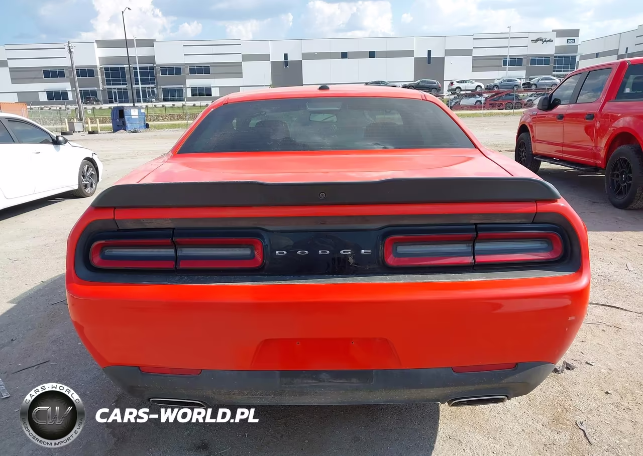 2019 Dodge Challenger Sxt VIN:2C3CDZAG3KH530175 - 17