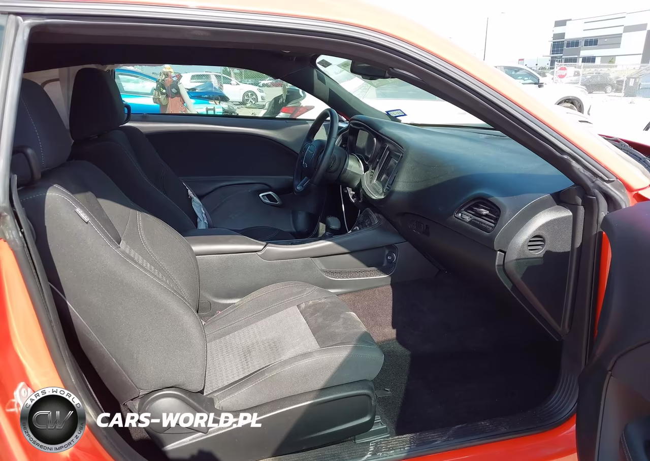 2019 Dodge Challenger Sxt VIN:2C3CDZAG3KH530175 - 5