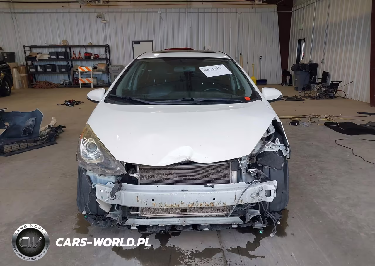 2015 Toyota Prius C Four VIN:JTDKDTB39F1111543 - 10